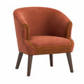 Sillón de tela con patas de madera